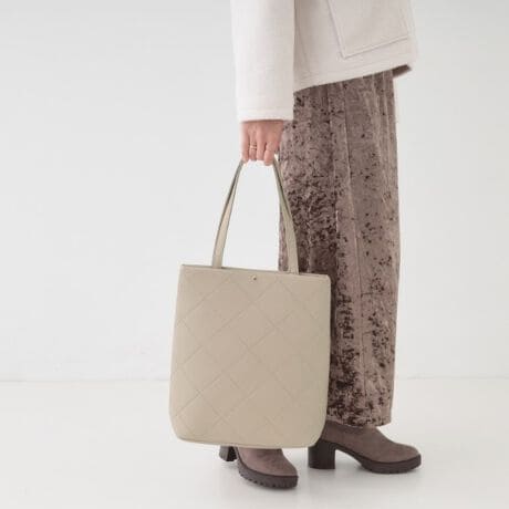 [^ԁFC7004046]yfUCzVvȂoCAX`FbŇ^ł肰Ȃ\og[gobOłB}`̂ŁAŒ̉ו莝^ׂ̂ŁAʋΒʊwɂ߂łBydlzE|PbgF~3EA4t@C[Ɩ̊֌WɂAۂFČꍇ܂B܂Ap\REX}[gtHȂǂ̊ɂA኱iƉ摜̃J[قȂꍇ܂Bd:305g