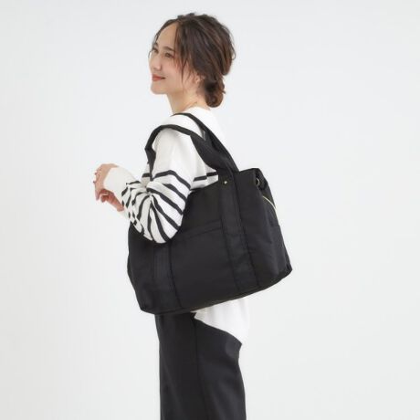 [^ԁFC7004066]yfUCzC[ƁȂOɃI[v|PbgA[͂̂g[gobOłBOƓɍ킹8̃|Pbg܂Bwʑ̃V_[xg̉́A㒅Ȃǂ|悤Ƀ[vɂȂĂ܂By@\zO\ȃV_[RtĂ̂2WAYłp܂B{̂ɝfނgpĂ܂Bǐʂ͉ivł͂܂jydlzE|PbgF~5 O~3EA4t@C[Ɩ̊֌WɂAۂFČꍇ܂B܂Ap\REX}[gtHȂǂ̊ɂA኱iƉ摜̃J[قȂꍇ܂Bd:480g