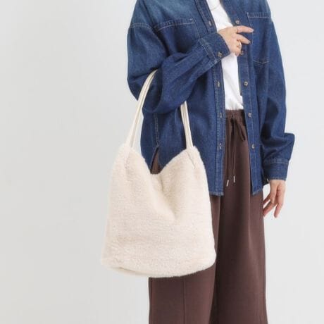 [^ԁFC7004053]yfUCzӂƂtFCNt@[ŏH~og[gobOłB傫߂ȃTCYŎg₷Ax[VbNȃJ[WJŃVvȃfUCȂ̂ŕLR[fBl[gɍ킹₷łBydlzE|PbgF~1Ɩ̊֌WɂAۂFČꍇ܂B܂Ap\REX}[gtHȂǂ̊ɂA኱iƉ摜̃J[قȂꍇ܂Bd:265g