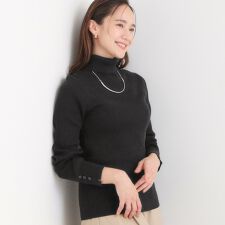 シューラルー(SHOOLARUE)の【絶妙なゆるピタ洗濯機可】ちくちくしにくい リブタートルネック やわらかニット