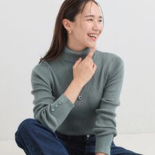 シューラルー(SHOOLARUE)の【絶妙なゆるピタ洗濯機可】ちくちくしにくい リブタートルネック やわらかニット