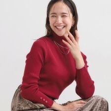 シューラルー(SHOOLARUE)の【絶妙なゆるピタ洗濯機可】ちくちくしにくい リブタートルネック やわらかニット