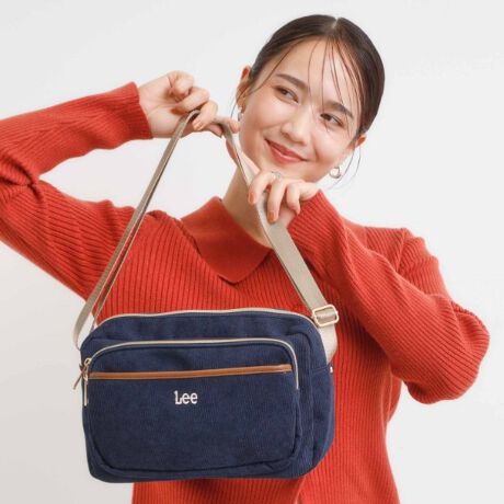 [^ԁFC7004050]yfUCzLeeʒ̃V_[obOłBH~炵R[fCfނgp܂BC[ɂ́A600ml̃ybg{gœ܂Btgɂ̓t@Xi[|Pbg2Awʂɂ2̃I[v|PbgA|PbgȂ̂ŉו̎dɕ֗łBC[ƃtg|Pbg͈2ɂĂ̂Ŏg肪ǂłBydlzE|PbgFO~4 ~3Ɩ̊֌WɂAۂFČꍇ܂B܂Ap\REX}[gtHȂǂ̊ɂA኱iƉ摜̃J[قȂꍇ܂Bd:285g(TvTCY)