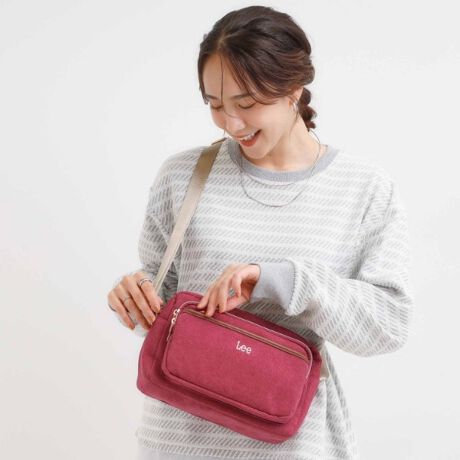 [^ԁFC7004050]yfUCzLeeʒ̃V_[obOłBH~炵R[fCfނgp܂BC[ɂ́A600ml̃ybg{gœ܂Btgɂ̓t@Xi[|Pbg2Awʂɂ2̃I[v|PbgA|PbgȂ̂ŉו̎dɕ֗łBC[ƃtg|Pbg͈2ɂĂ̂Ŏg肪ǂłBydlzE|PbgFO~4 ~3Ɩ̊֌WɂAۂFČꍇ܂B܂Ap\REX}[gtHȂǂ̊ɂA኱iƉ摜̃J[قȂꍇ܂Bd:285g(TvTCY)