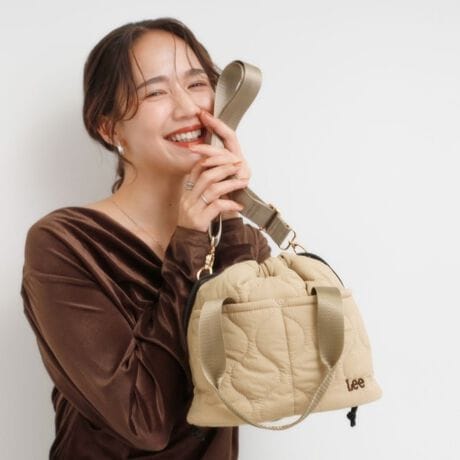 [^ԁFC7004059]yfUCzLeeʒ̋ВV_[łBN炵Ђ傤Lg{܂BRƂtHŃRpNgȌڂłA}`肠KvŒ̂̂^ׂTCYłBO|PbgtȂ̂łƂĂ̂ɕ֗łByfUCzO\ȃV_[RtĂ܂̂2WAYłp܂BydlzE|PbgFO~2 ~2Ɩ̊֌WɂAۂFČꍇ܂B܂Ap\REX}[gtHȂǂ̊ɂA኱iƉ摜̃J[قȂꍇ܂Bd:270g(TvTCY)