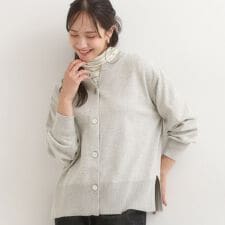 【洗濯機可S-LL】キーネックですっきり見え サイドスリット入りカーディガン【CIRCRIC】