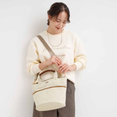 [^ԁFC7004051]yfUCzLeeʒ̃g[gobOłBH~炵R[fCfނgpĂ܂B}`肠̂łՂו܂Btgɂ͕֗ȃI[v|PbgtŃfC[gɂ߂̃g[gobOłBy@\zO\ȃV_[RtĂ܂̂ŁA2WAYłgp܂BydlzE|PbgFO~2 ~3Ɩ̊֌WɂAۂFČꍇ܂B܂Ap\REX}[gtHȂǂ̊ɂA኱iƉ摜̃J[قȂꍇ܂Bd:245g(TvTCY)