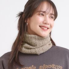 シューラルー(SHOOLARUE)のベビーアルパカ混ケーブルスヌード