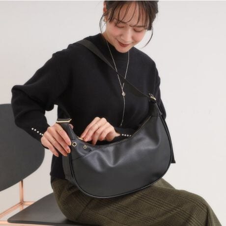 [^ԁFC7004077]yfUCzč̃nggh|CgɂȂĂV_[obOłBOʂɂ͐[߂̃|Pbg͂AX}zȂǂ̂ɕ֗łBV_[͌e[vɂĂ̂ŁAꂢڂ̕₷悤Ɏdグ܂BydlzE|PbgFO~1 ~3Ɩ̊֌WɂAۂFČꍇ܂B܂Ap\REX}[gtHȂǂ̊ɂA኱iƉ摜̃J[قȂꍇ܂BdʁF350g