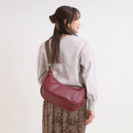 [^ԁFC7004077]yfUCzč̃nggh|CgɂȂĂV_[obOłBOʂɂ͐[߂̃|Pbg͂AX}zȂǂ̂ɕ֗łBV_[͌e[vɂĂ̂ŁAꂢڂ̕₷悤Ɏdグ܂BydlzE|PbgFO~1 ~3Ɩ̊֌WɂAۂFČꍇ܂B܂Ap\REX}[gtHȂǂ̊ɂA኱iƉ摜̃J[قȂꍇ܂BdʁF350g