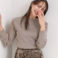 シューラルー(SHOOLARUE)の【絶妙なゆるピタ洗濯機可】ちくちくしにくい リブハイネックやわらかニット