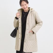 シューラルー(SHOOLARUE)の【撥水フード取り外し可】自然にくびれる あったかダイヤ柄キルトコート