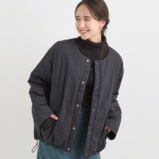 シューラルー(SHOOLARUE)の【洗濯機可撥水S-LL】リバーシブル ノーカラー中綿ブルゾン