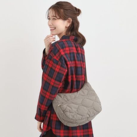 [^ԁFC7004028]yfUCzЂ傤Lg̃V_[obNłBn[t[^̃tHtF~jȈۂłB{̂̑fނ͌yAigɂ߂łBydlzE|PbgF~2 O~1Ɩ̊֌WɂAۂFČꍇ܂B܂Ap\REX}[gtHȂǂ̊ɂA኱iƉ摜̃J[قȂꍇ܂Bd:175g