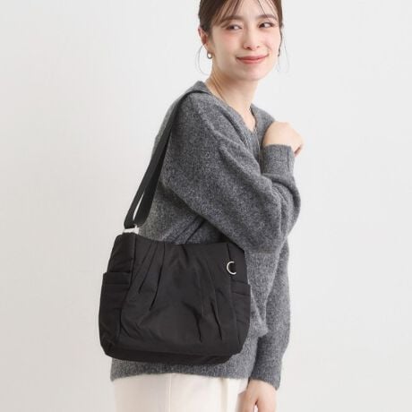 [^ԁFC7004090]yfUCz{̑OʂɏȂ^bNfUC̃V_[obOłBڂӂ炵ĂĂ킢炵ۂłBẼTCh|PbgAC[̑OɃI[v|PbgAwʂɃt@Xi[|PbgƁA|Pbgוd̂ɕ֗łBydlzE|PbgF~3it@Xi[t~1j O~4it@Xi[t~1jƖ̊֌WɂAۂFČꍇ܂B܂Ap\REX}[gtHȂǂ̊ɂA኱iƉ摜̃J[قȂꍇ܂Bd:215g