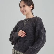 透かし編みニットトップス