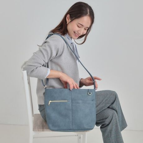 [^ԁFC7005010]yfUCzV[[ŐlC̃tg؂ւfUC̃V_[obOłB{̂̃TCY⑾߂̈肵V_[xgg₷|CgłB̂鍇vfނgpĂ܂̂ŁAJWAȃX^COɂ҂łBV[Y̓|Pbg1A8|PbgɃAbvf[g܂BEtgɃt@Xi[|Pbg1AI[v|Pbg2EwʂɃt@Xi[|Pbg1EC[̑OɃI[v|Pbg1EɃt@Xi[|Pbg1AI[v|Pbg2OʉEɂDJtĂ܂̂ŁA`[Ȃǂt̂ɂ߂łBydlzE|PbgF~3 O~4Ɩ̊֌WɂAۂFČꍇ܂B܂Ap\REX}[gtHȂǂ̊ɂA኱iƉ摜̃J[قȂꍇ܂Bd:430g