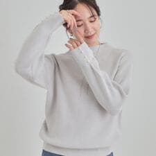 【洗濯機可S-LL毛玉になりにくい】お袖パールで上品な ハイネックニット