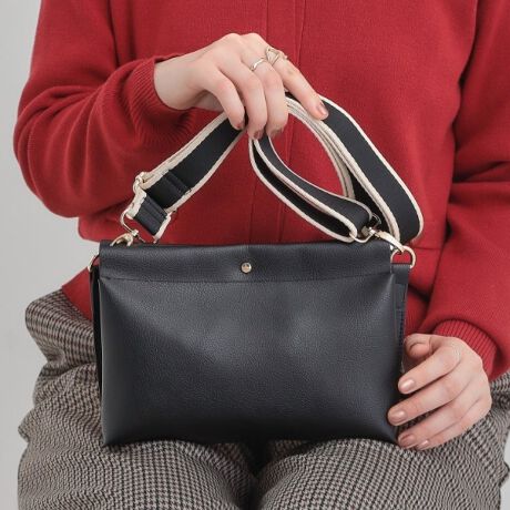 [^ԁFC7005012]yfUCzzF̃V_[xg|Cgɂ3w̃obOłBwʂɂ̓I[v|PbgtĂ܂̂ŁAƂĂ̂ɕ֗łBydlzE|PbgFO~1Ɩ̊֌WɂAۂFČꍇ܂B܂Ap\REX}[gtHȂǂ̊ɂA኱iƉ摜̃J[قȂꍇ܂Bd:315g