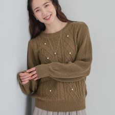 【洗濯機可S-LL】フェイクパールで上品見え ケーブルニット