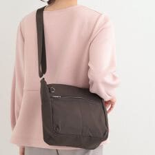 【撥水】収納力のある 10ポケットショルダーバッグ