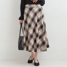 【S-LL】立体感が際立つ モールチェックフレアスカート