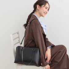 【2WAY】さりげないサイド配色がポイント きれいめトートバッグ