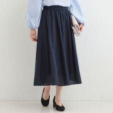 ふんわりと女性らしさ溢れる ギャザーフレアスカート