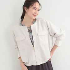 【S-LL】サッと羽織れてきれい見え　フラップポケット ノーカラーブルゾン