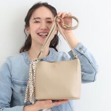 スカーフ付きショルダーバッグ