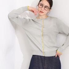 配色がコーデのアクセントに レイヤード風クルーカーディガン