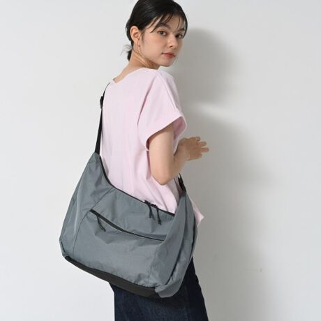 [^ԁFS3804407]yfUC|CgzA4TCY̏ނAPCȂǂ[ł֗ȑ傫̃iCV_[obOłB}`LČڈȏɉו܂Bybg{gA܂ݎPȂǂ[ł̂ŁAʋ΁EʊwȂǂ̃fC[głȂAsp̃obOƂĂ߂łByX^CO|Cgzj킸jZbNXACeŃI[V[YgpACełBf(S38-04408)ŋВ^V_[obO肵Ă܂Byfރ|CgziqɐD荞܂ꂽnAbvXgbvfނgpBقjɋ̂łBydlzE|PbgF~3 O~2 {gz_[~2EA4t@C[Ɩ̊֌WɂAۂFČꍇ܂B܂Ap\REX}[gtHȂǂ̊ɂA኱iƉ摜̃J[قȂꍇ܂Bd:260g