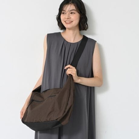 [^ԁFS3804407]yfUC|CgzA4TCY̏ނAPCȂǂ[ł֗ȑ傫̃iCV_[obOłB}`LČڈȏɉו܂Bybg{gA܂ݎPȂǂ[ł̂ŁAʋ΁EʊwȂǂ̃fC[głȂAsp̃obOƂĂ߂łByX^CO|Cgzj킸jZbNXACeŃI[V[YgpACełBf(S38-04408)ŋВ^V_[obO肵Ă܂Byfރ|CgziqɐD荞܂ꂽnAbvXgbvfނgpBقjɋ̂łBydlzE|PbgF~3 O~2 {gz_[~2EA4t@C[Ɩ̊֌WɂAۂFČꍇ܂B܂Ap\REX}[gtHȂǂ̊ɂA኱iƉ摜̃J[قȂꍇ܂Bd:260g