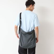 【ユニセックス・A4収納可】ビッグショルダーBAG