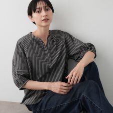 【洗える五分袖】ランタンスリーブスキッパーネックブラウス