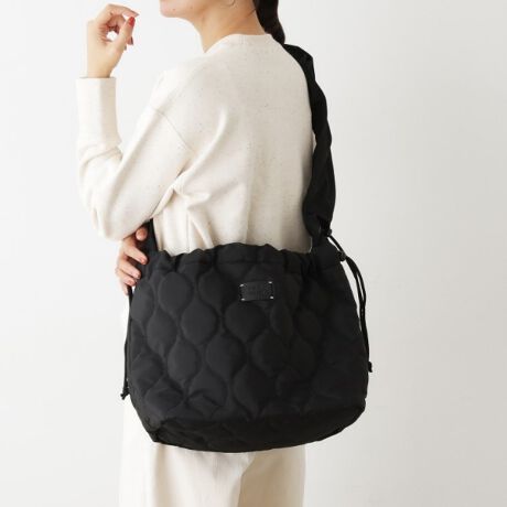 [^ԁFF5804025]yfUC|CgzЂ傤񕿂̎hJڂV_[obOBVvłȂ݊̂钆ȃLeBÕfUĆAJWAȃX^C炫ꂢڂȒȂɂ悭ALR[fBl[gɊ􂵂܂BobOi邱ƂŃXgOobOɕςAgȂdlɂȂĂ܂BV_[̃TChRăMU[񂹂ƁAV[OfUCɂȂωfBe[|CgłByfރ|Cgzȓ̃LeBOH{fނłBydlzE|PbgF~1EA4t@C[Ɩ̊֌WɂAۂFČꍇ܂B܂Ap\REX}[gtHȂǂ̊ɂA኱iƉ摜̃J[قȂꍇ܂Bd:315g