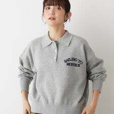 【洗える】フロッキーロゴ入り襟付きニット