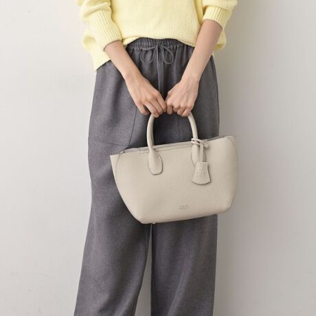 [^ԁFF5801005]yfUC|Cgzig͂Aw₨Ă΂ȂǁAZj[V[ɂ₷fUCłBЂƂƏd󂷂obOłBV_[XgbvgΌ|΂ߊ|ɂΉ\BV[X^Cɍ킹Ďg֗2WAYdlłByfރ|Cgz\ʂɉʂ̂uV{v{vgpBydlzE|PbgF~1Ɩ̊֌WɂAۂFČꍇ܂B܂Ap\REX}[gtHȂǂ̊ɂA኱iƉ摜̃J[قȂꍇ܂Bd:720g