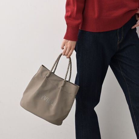 [^ԁFF5804031]yfUC|CgzJtȃR[hnhɎgpAӂ炵`̃~jg[gobOB肰Ȃ{ꂽSANZgƂȂĂAVvȂĂ܂B|GXefނȂ̂ŁAV[Y킸gp܂BO\ȃV_[tŃg[gobOƂĂgp\BydlzE|PbgF~1Ɩ̊֌WɂAۂFČꍇ܂B܂Ap\REX}[gtHȂǂ̊ɂA኱iƉ摜̃J[قȂꍇ܂Bd:250g