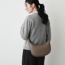 デッサン(Dessin)のハーフムーンショルダーバッグ