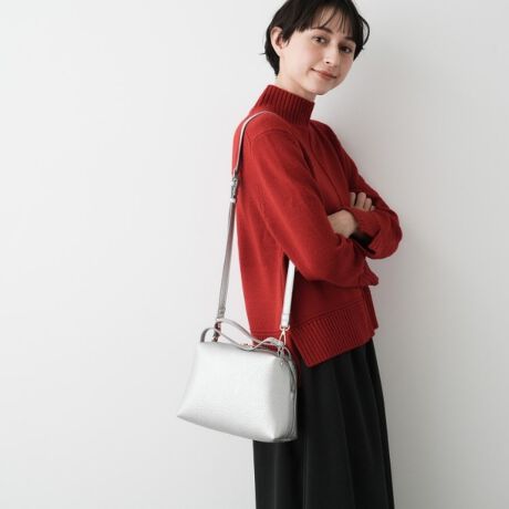 [^ԁFF5805001]yfUC|Cgziӂ郌U[̕AVvŐꂽV_[obOB炩EhtHƒ悢TCYŁAfC[ɂꂢ߃X^CɂȂރfUCłBnhƃV_[Xgbv2WAYdlŁAV[ɍ킹\BKvȉו܂p˔ÃR[fɏivX܂BydlzE|PbgF~1Ɩ̊֌WɂAۂFČꍇ܂B܂Ap\REX}[gtHȂǂ̊ɂA኱iƉ摜̃J[قȂꍇ܂Bd:305g(TvTCY)