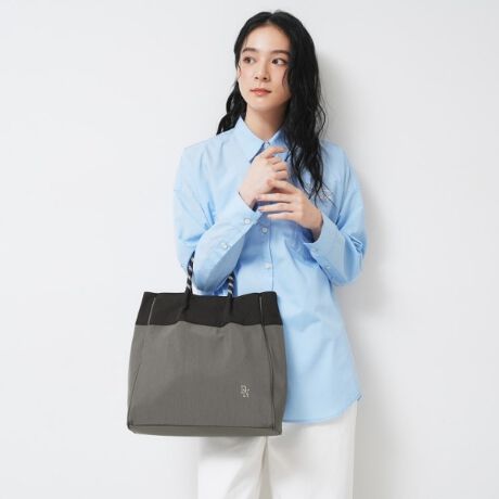 [^ԁFS3805300]yfUC|CgzJtȃR[hڂ䂭g[gDessinԂ̐lCobOłBybg{gA|[`Ȃǂ͂^ubg⏑ނ[\Bgĥ钅E\ȑ̃V_[tBS38|04024̒ǉiɂȂ܂ByX^CO|Cgz}bgȃiCgpBVbNȈۂŎĝŁAꂢ߂JWA܂ŕLg܂Byfރ|Cgz悢̃iCfނɂꂼ̐Fɂ^|CggŌ邱ƂŁAJWA͂VbNȃX^Cɂ킹₷fUCBydlzE|PbgF~3Ɩ̊֌WɂAۂFČꍇ܂B܂Ap\REX}[gtHȂǂ̊ɂA኱iƉ摜̃J[قȂꍇ܂Bd:395g