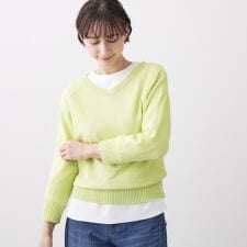 【洗える】コットンVネックニット
