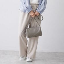 【軽量】本革スクエアショルダーバッグ