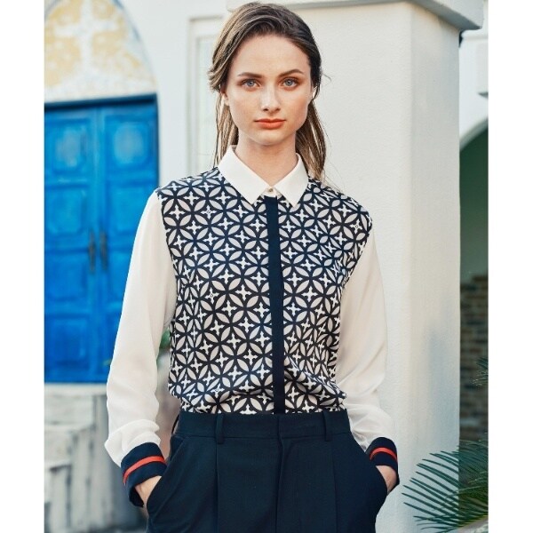 【美品】ドレステリア　オーバーラップサークルサテンシャツ38　М DRESSTERIOR（ドレステリア）の「◇【CLASSY.5月号掲載】オーバー