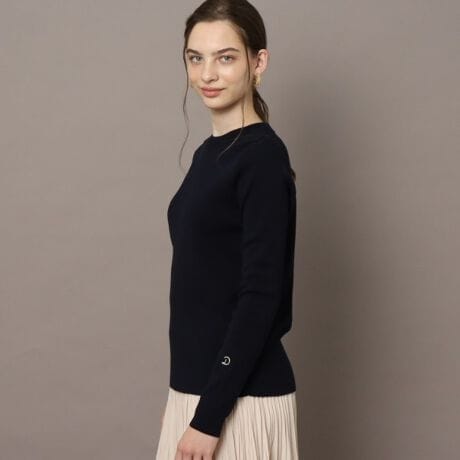 [^ԁF08512002]yCi[ɂꖇłIJbg\[̂悤ɋCyȃjbgvI[o[zDRESSTERIORŒԐlCւjbgvI[o[VFēoBڂ̋܂ɃLCɉ悤ɐ݌vꂽN[lbNJWAŒ₷fUCBXbLƃRpNgȃTCYłȂAĝ̃CEȂ悢̕ҒnŎdグĂ܂BщHȂ炩ȕ̃Rbg100̑fނgpBjŕ҂ނƂŁA_炩ۂȂ悢݂ŎdグĂ܂BjbgȂJbg\[̂悤ɒSn悭A^ꂵɂ̂łBG̃V[YJ[Ƃđu₩ȃCO[i020jƃTbNXi090j2F܂B{[_[̓WJ܂i085|12019jRpNgȃTCYŃWPbgWATybg̃Ci[ɃXbLƒp܂BChpc{[̂XJ[gɍ킹̂߁B񂵂₷ꖇƕ֗ȃACełB Ɩ̊֌WɂAۂFČꍇ܂B܂Ap\REX}[gtHȂǂ̊ɂA኱iƉ摜̃J[قȂꍇ܂B