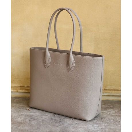 [^ԁF08601028]lC̉g[gVNHɃAbvf[gēoIĐvVN^U[ōČǎdオłBVN͏ڗɂƂbg܂BĐv́Avi̐YߒŖ{̂ĂĂ܂ْf̒[؂W߁Aӂł߂V[gɃ|E^R[eBO{čĂ܂B̂߁A{vɋ߂邱Ƃ\ƂV̑fނłBXɃR[eBOɂĝ@\Ă̂ŁAyJȂǂefނƂȂĂ܂B{v̐YHɔׁA̎gpʂ_Yfroʂ}邱ƂôɉAMdȓ̊v𖳑ʂȂgp邱Ƃ̂łGRȑfނƌ܂B500ml̃ybg{g܂肽ݎPȂǂۂƎ܂TCỸg[gobOBJ̓gbvɃ}OlbgtdlŒg̎oX[YɍsA@\˔Ă܂Bnɂ́Auh\长uI[o[bvT[NvvgґɎgpAobOJۂɂ̖fUCɂȂĂ܂Buhl[|CgŔVvȃfUCȂ̂ŁA̕ɂIXX郆jZbNXACełBydlzE|PbgF~3EA4TCY[Ɩ̊֌WɂAۂFČꍇ܂B܂Ap\REX}[gtHȂǂ̊ɂA኱iƉ摜̃J[قȂꍇ܂Bd:595g(TvTCY)