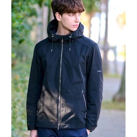 [^ԁF08652001]slC̃AE^[Abvf[gčēoIEw̑fރuhLIMONTA̝ngpWbvAbvp[JtLIMONTA EAST̝fށt@Xi[ExcellaiGNZjgpX^CAbvop^[݌vI[o[bvnŌȂƂɂS聜A[{fBȂǁAXɌ悤ɐ݌vꂽp^[CLOɂăX^CAbvʂ_܂BWXgtBbg̕ՓIȃfUCBsp肪ȂAԒĂ܂Bwɂ̓uhACRłuI[o[bvT[NṽvgnґɔzuBzF̃pCsO{ƂŁAȂƂɂANZgvXBAE^[EۂɂSĂ܂Bt@Xi[ɂ́AîPƊ̗ǂ𕹂nCO[ht@Xi[uGNZvgpBfށEt@Xi[ƑSăNX̂镨gpAꒅłBfLIMONTA EAST̃}bgŏî|GXenBnƎ኱̌`L\tg[fނł̂ŁAt[h̗オ藧オYłBE܂̂ŌyJȂǂɂΉ\Bߕ̏y@\fނłBLIMONTA^^^Ђ1893NɃC^ÃofBABbRbR쐼őnƂñ[J[łB1978NɃC^ÃOWA[uh̃obOLIMONTA̍xiCfނ̗pꂽƂɂ̖Lm邱ƂƂȂ܂B݂ł͐EIȃt@ubNuĥЂƂƂĒmĂ܂BLIMONTA EAST̓C^AŔ|ꂽmEnEƍZp͂̂܂܃AWAYŎuhłB蔲ꂽfނĂĂ܂BydlzE|PbgF~2 ~1Eꕔn聦Ɩ̊֌WɂAۂFČꍇ܂B܂Ad:515g(TvTCY)