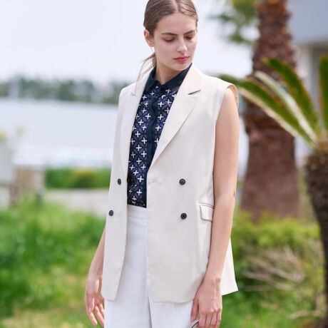 [^ԁF08542013]yOV[YΉ\ȕ֗ȃACezщHȂANAȕ\ʊ̐ngpĂ܂BhXeAIWi̖tgpd̃e[[h^̃WƂȂĂ܂Bn͔dĂŒʋCǂAt`ĂɂėKȒSnƂȂ܂BCi[Œ񂵂̂ŃOV[YpłACełBщHȂANAȕ\ʊƂƂ^b`̐ngpĂ܂BtăWPbĝ悤ɂg܂A{^𗯂߂ăXeBbNpc⃏s[Xƍ킹ăZ~tH[}ȃV[ł􂪊҂łACełBydlzE|PbgF~2Eꕔn聦Ɩ̊֌WɂAۂFČꍇ܂B܂Ap\REX}[gtHȂǂ̊ɂA኱iƉ摜̃J[قȂꍇ܂Bd:370g(TvTCY)