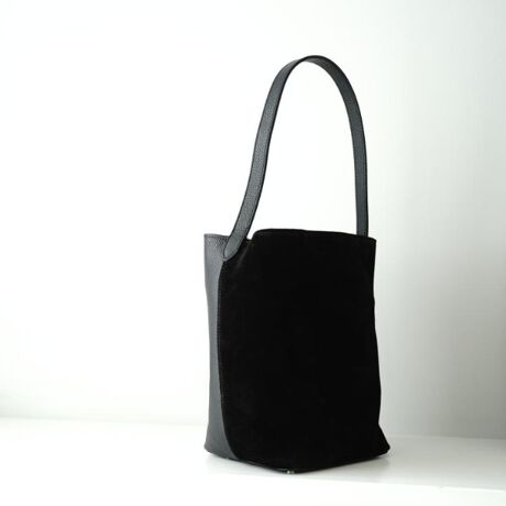 [^ԁF01604991]傫JAoꂪ₷oPc^̃obOB}`LÂŃybg{gⒷẑقAA4TCY̏ނ܂B\XEF[hÂɐGʂ\vɂȂĂāAߗނƂ̎CCɂAXEF[hfނ̃obOy݂܂BydlzE|PbgȂyAULENTTI^IEeBzAULENTTI2019NɃX^[gobOuhłBobOYƂ̐ȃC^AEtBcF𒆐SƂC^Ãt@Ng[ŐYĂ܂BC^A̗ǎȋv𑽂gpBC^AU[͊v̎ނH@lXŉ[͂̂郌U[ƂȂĂ܂B@\gh܂łlXȃX^CꏊAʂɍ킹obOoĂ܂BƖ̊֌WɂAۂFČꍇ܂B܂Ap\REX}[gtHȂǂ̊ɂA኱iƉ摜̃J[قȂꍇ܂Bd:400g(TvTCY)